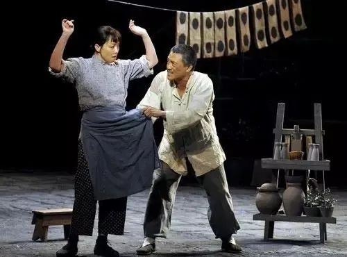 话剧《窝头会馆》酸甜苦辣 五味杂陈的老北平生活历程